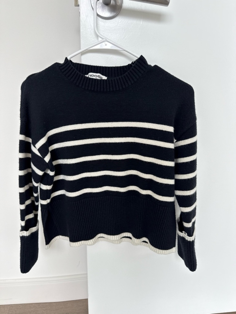 Vigoss Black and White Striped Crewneck Sweater